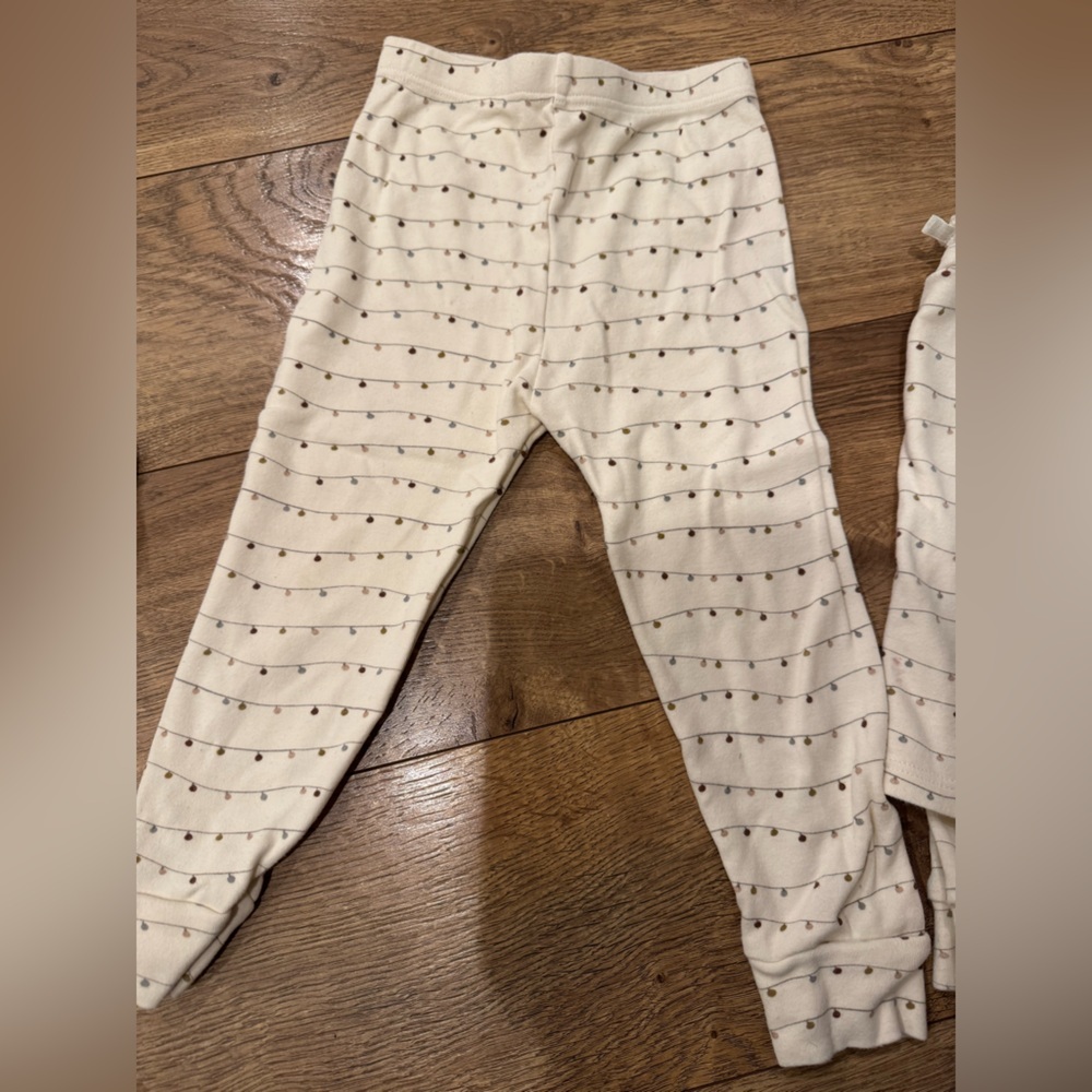 Rylee + Cru Cream Holiday Lights Pajama Set - Picture 5 of 8